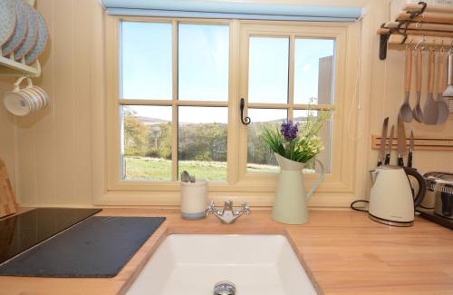 Ammanford House | 1 bed in Llandyfan 65190