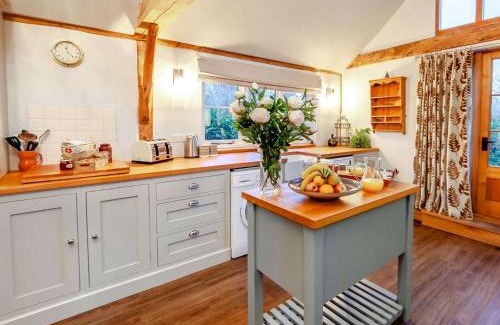 Loxwood House | 1 Bed in Loxwood 90733