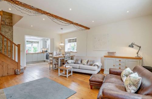 Shaftesbury House | 1 Bed in Melbury Abbas 48717