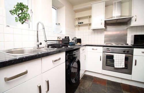 Southville House | 1 Bed in Residential Area close to Centre