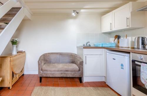 Black Torrington House | 1 Bed in Torrington 42982