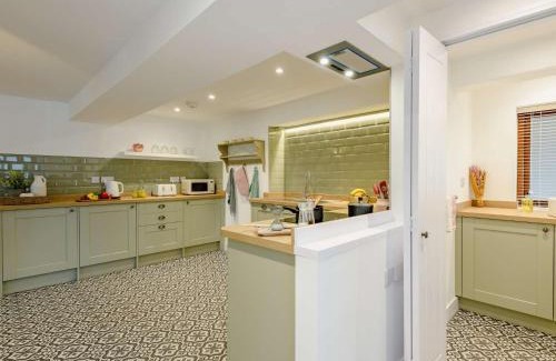 Holworth House | 1 Bed in Wool 88099