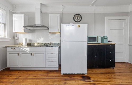 Columbia Apartment | 1 Bed Luxury Downtown Columbia (Elmwood Park)