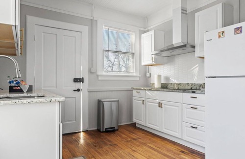 Columbia Apartment | 1 Bed Luxury Downtown Columbia (Elmwood Park)