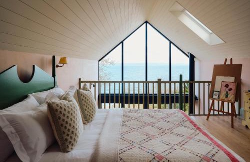 Newlyn House | 1-bed luxury seafront cabin in heart of Newlyn, Mousehole