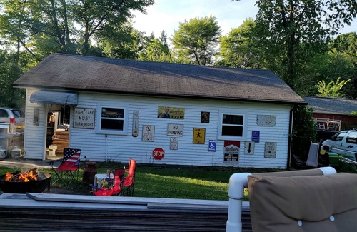 Strongsville House | 1-bed on 1 acre complete remodel. Cabin like interior.unique. Sleeps 2.
