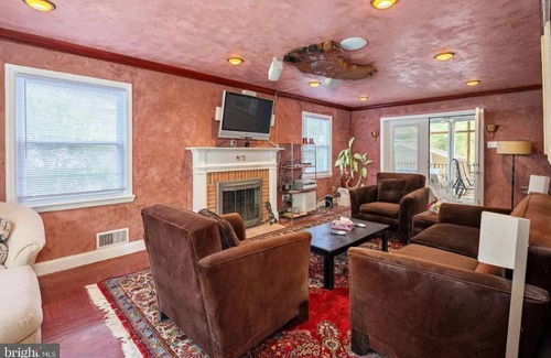 Wheaton-Glenmont House | 1 bed/private bath/not an apartment/walk to metro