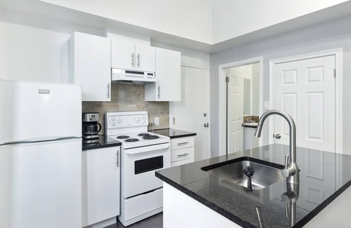 Byward Market - Parliament Hill Apartment | 1 Bed Room - Downtown Ottawa