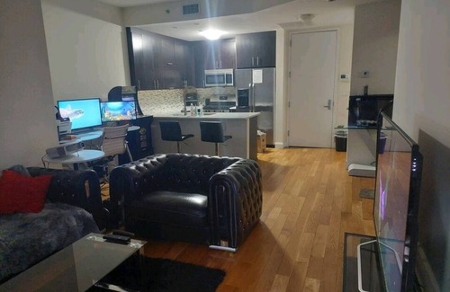 Midwood Condo | 1 Bed Room Luxury Condo w/Balcony JFK-20mins