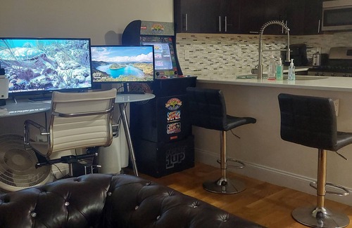 Midwood Condo | 1 Bed Room Luxury Condo w/Balcony JFK-20mins