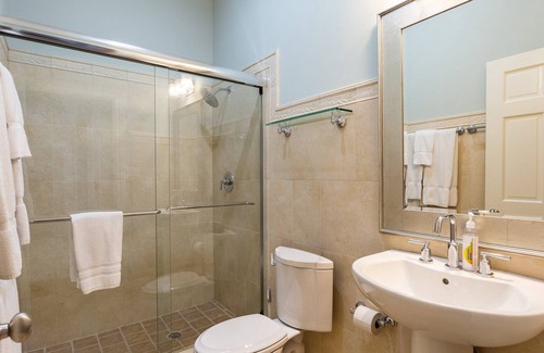 Rural Estates House | 1 bed / shared bath Suite 08A in Naples, FL Bed & Breakfast. Fully furnished with amenities.