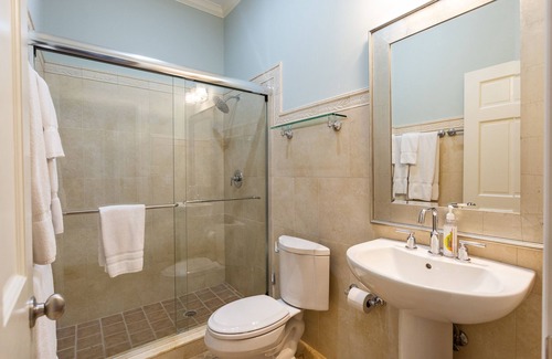 Rural Estates House | 1 bed / shared bath Suite 08B in Naples, FL Bed & Breakfast. Fully furnished with amenities.