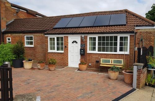 East Dereham Apartment | 1 Bed Sleeps 2 Free Parking Pets Welcome