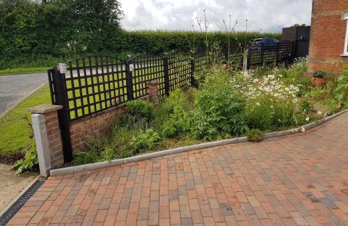 East Dereham Apartment | 1 Bed Sleeps 2 Free Parking Pets Welcome