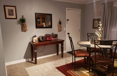 Roswell House | 1 Bed W/Attached Bathroom, Kitchen, Living Room, Refrigerator, & Washer/Dryer