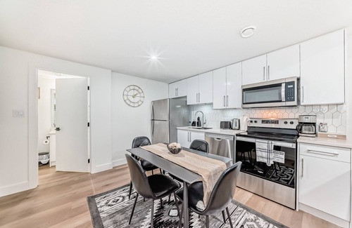 Northeast Edmonton House | 1-Bed, w/In-Unit Washer & Dryer, Cozy Living,1-2 Min Drive to Anthony Henday!