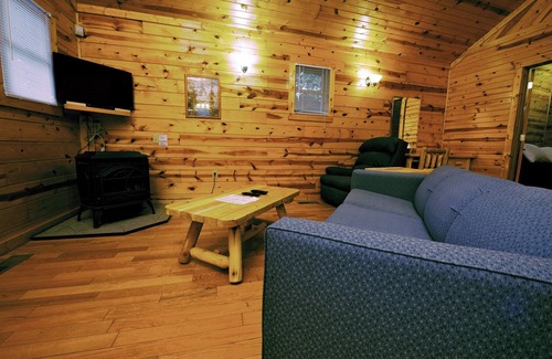 Blue Jay Cabin | 1 Bedroom 1 Bath Cabin Beaver, WV