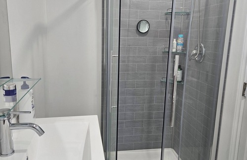 Orillia House | 1 Bedroom, 1 Bathroom on 2nd floor