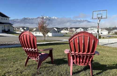 Hyrum Apartment | 1 bedroom 1 Bathroom Private Suite! 2 minutes from the Reservoir.