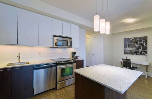 Mount Pleasant West Apartment | 1 Bedroom/1 Bathroom Suite