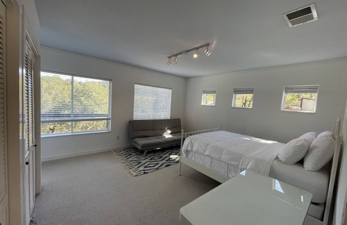 Great Hills Apartment | 1 Bedroom 1 bathroom Suite Close to Everything!