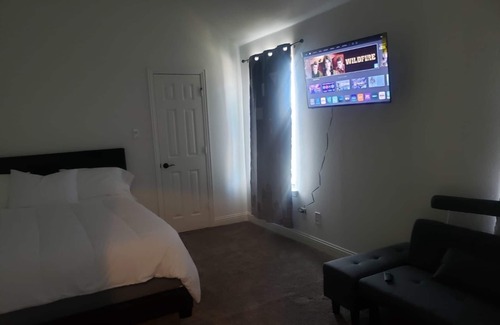 Fort Worth House | 1 bedroom, 1 bathroom in a house