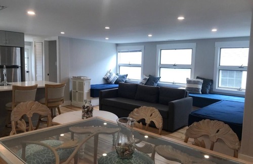 North End Condo | 1 bedroom, 1 full bath condo, with central a/c & internet! book today!