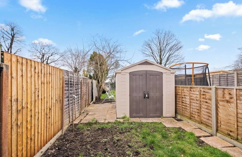 Friern Barnet Apartment | 1 bedroom 2 min New Southgate/Arnos Grove London