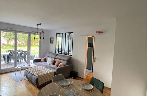 Quartier de Becon Apartment | 1 Bedroom Apartment in La Garenne-Colombes