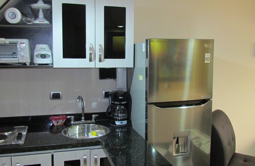 Lalinde Apartment | 1 bedroom AC 1 block from Park Poblado. Park lleras 3 blocks away.