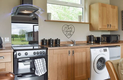 Knott End-on-Sea Cottage | 1 bedroom accommodation in Out Rawcliffe, near Fleetwood