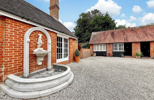 East Tytherley Cottage | 1 bedroom accommodation in East Tytherley