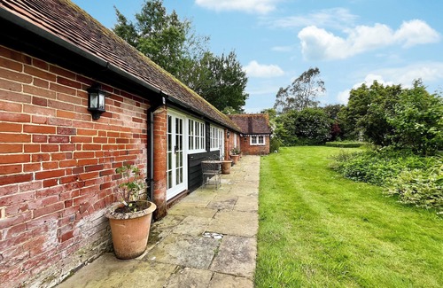 East Tytherley Cottage | 1 bedroom accommodation in East Tytherley