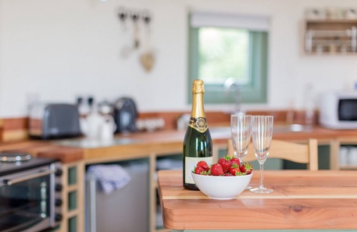 Ryde RV Rental | 1 bedroom accommodation in Wootton Bridge
