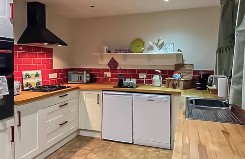 Billingshurst Cottage | 1 bedroom accommodation in Adversane, near Billingshurst
