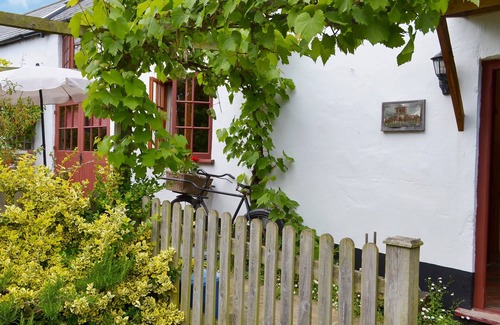 Ottery St Mary Cottage | 1 bedroom accommodation in Fluxton, near Ottery St Mary