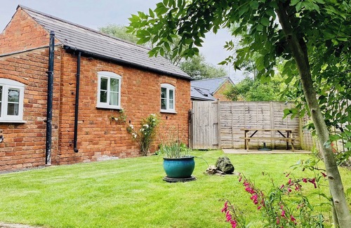 Severn Stoke Cottage | 1 bedroom accommodation in Earl&rsquo;s Croome, near Great Malvern