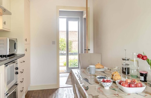 Norwich Cottage | 1 bedroom accommodation in Bergh Apton