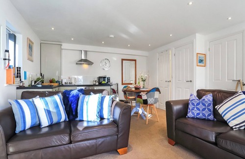 Carlyon Bay Cottage | 1 bedroom accommodation in Carlyon Bay