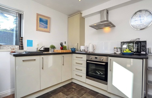 Carlyon Bay Cottage | 1 bedroom accommodation in Carlyon Bay