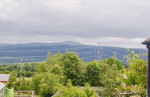 Abergavenny Cottage | 1 bedroom accommodation in Gilwern, near Abergavenny