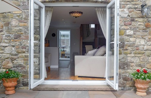 Abergavenny Cottage | 1 bedroom accommodation in Gilwern, near Abergavenny