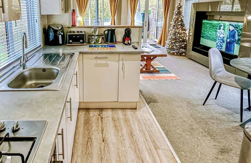 Raywell Ski Chalet | 1 bedroom accommodation in Raywell, Beverley