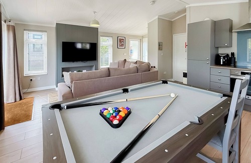 Raywell Ski Chalet | 1 bedroom accommodation in Raywell, Beverley