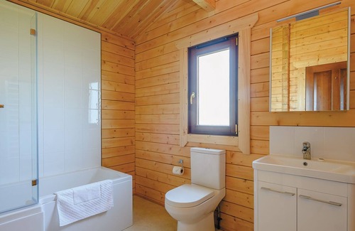 Wenhaston Cabin | 1 bedroom accommodation in Wenhaston, Halesworth