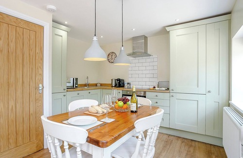 Horncastle Cottage | 1 bedroom accommodation in Roughton, near Woodhall Spa