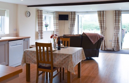 Crudwell Cottage | 1 bedroom accommodation in Malmesbury, Wiltshire