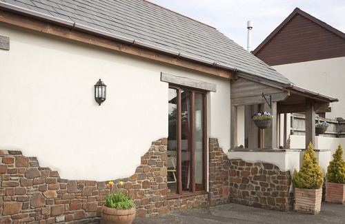 Black Torrington Cabin | 1 bedroom accommodation in Okehampton