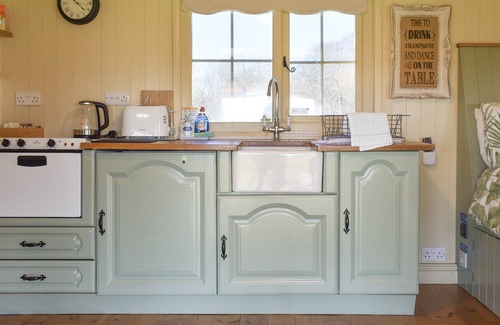 Alresford Cottage | 1 bedroom accommodation in Bighton, near Ropley