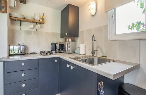 Mawr Cottage | 1 bedroom accommodation in Ammanford